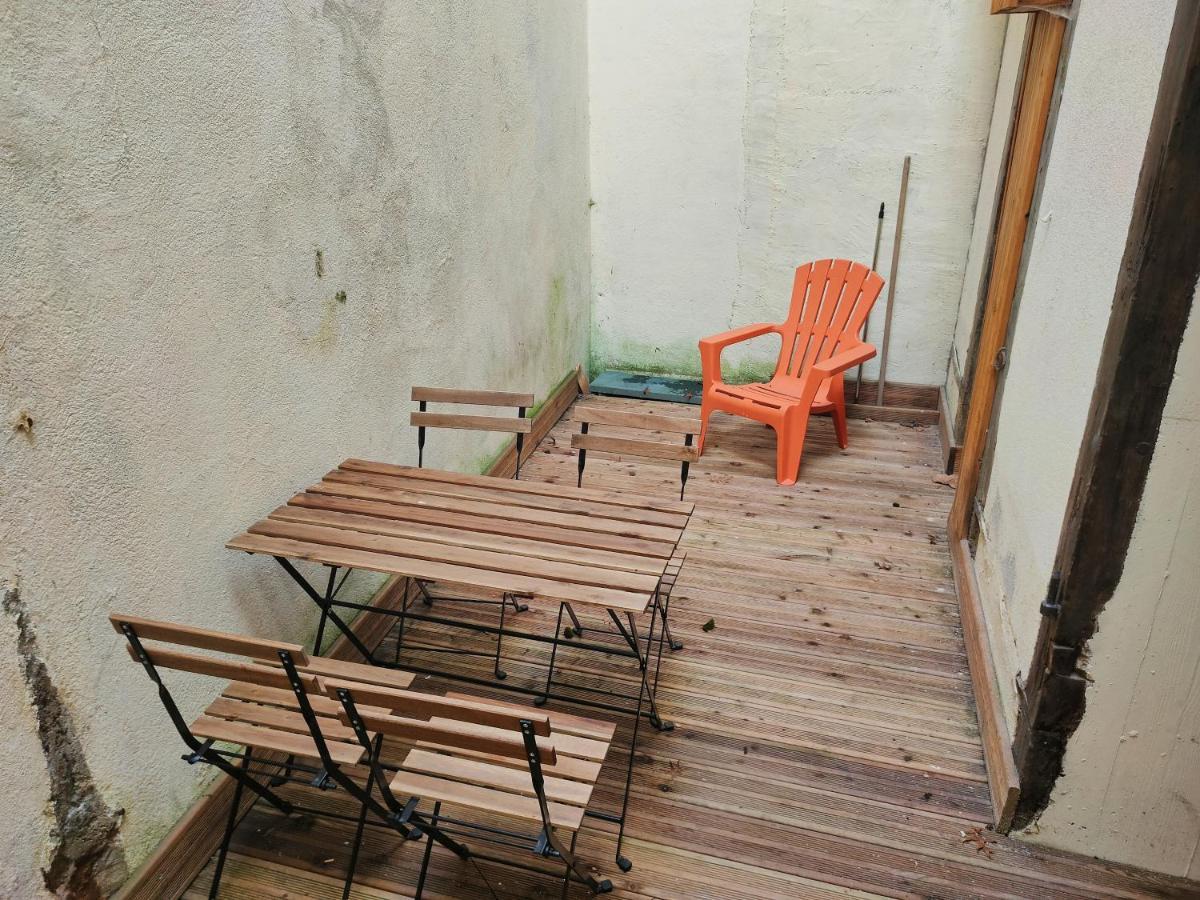 Patio Cosy Leilighet Thizy-les-Bourgs Eksteriør bilde